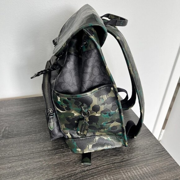 Coach League Flap Backpack In Signature Canvas With Camo Print - Pre-Owned C9734 - Picture 3 of 14